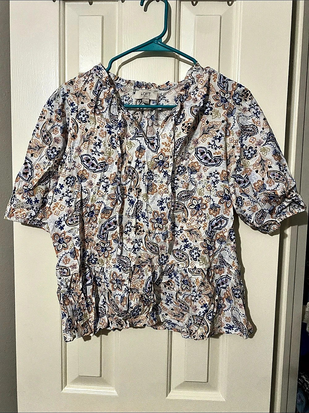 LOFT Paisley Short Sleeve Blouse Cream & Blue Small Like New